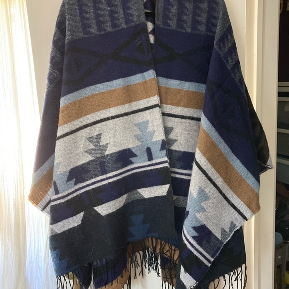Reitmans Fall Wrap - Picture 2 of 3
